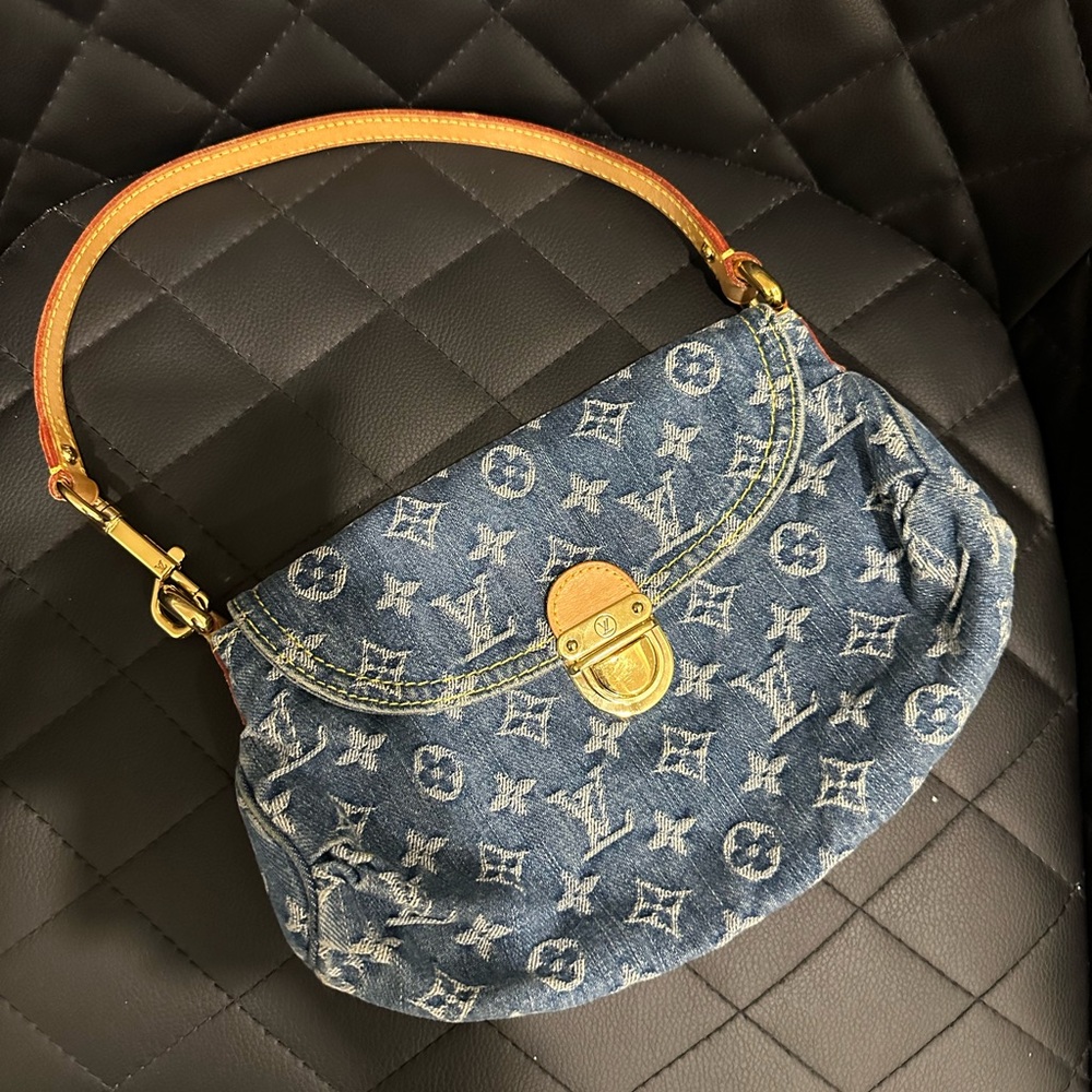 Authentic Louis Vuitton Pleaty handbag purse EUC